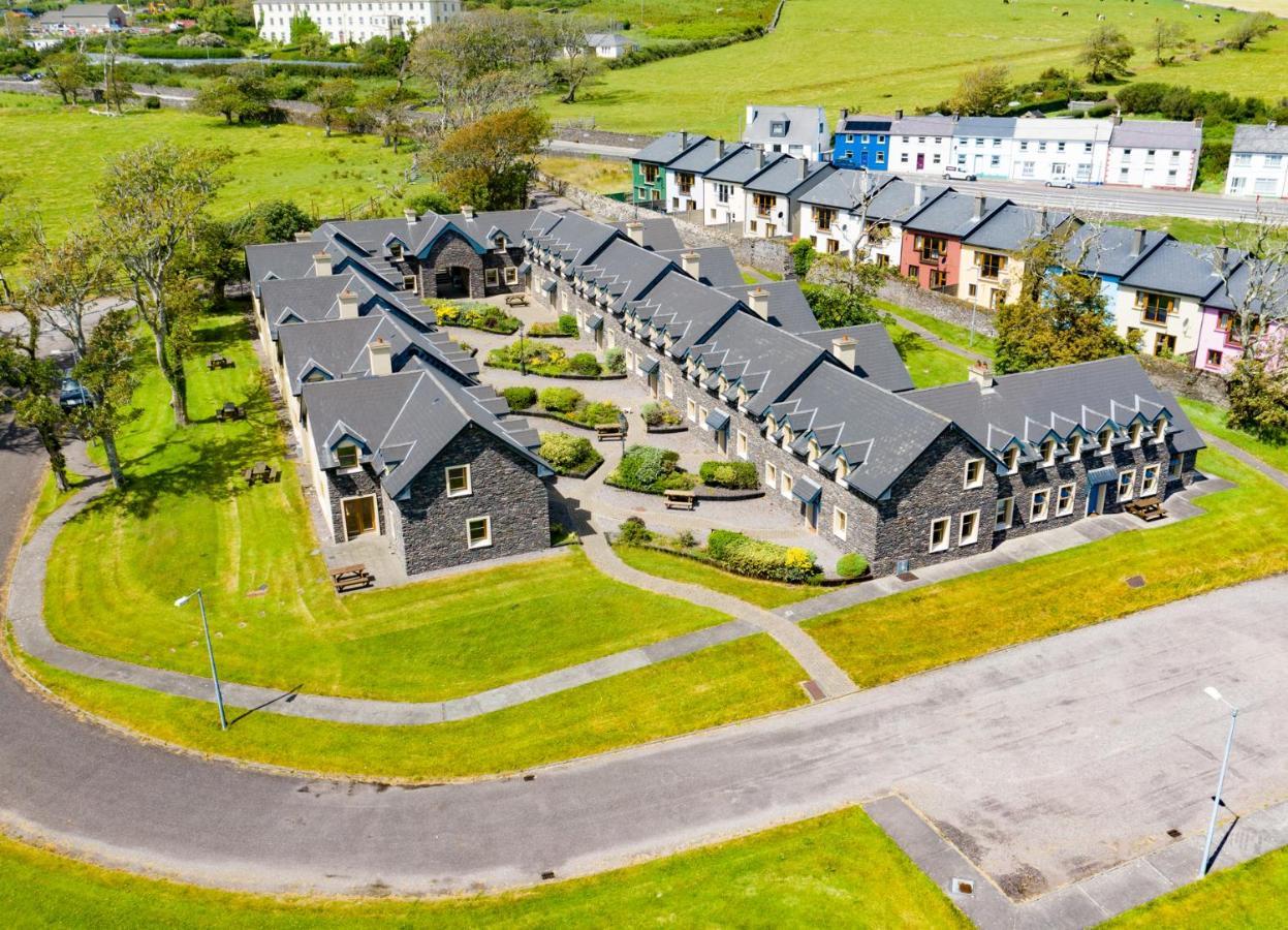 Dingle Courtyard Holiday Homes 3 Bed Exterior photo